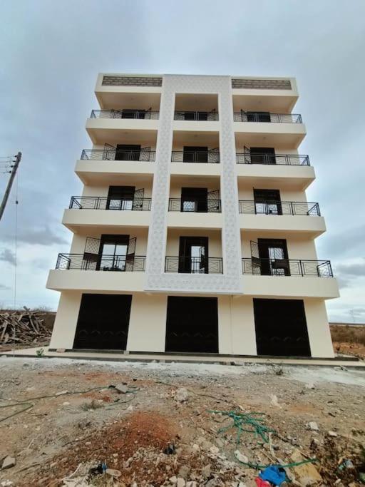 1 Bedroom Fully Furnished Luxurious Apartment Voi Town Bagian luar foto